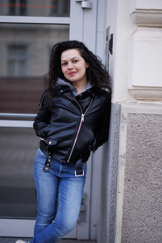 Portrait of Ivana Nikolić by Raphael Stompe