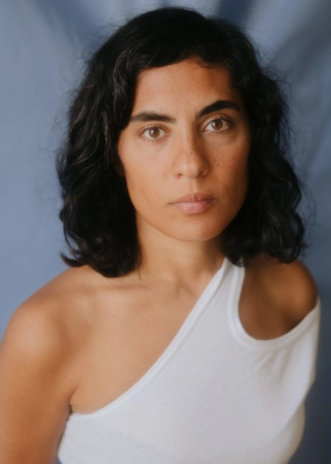 Portrait of actress Shabnam Chamani by Hanna Fasching